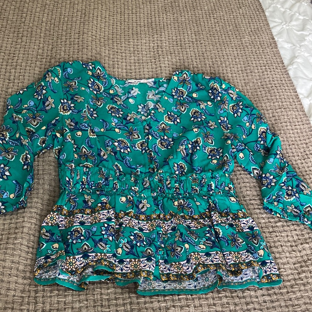 Francesca’s floral green long sleeve blouse